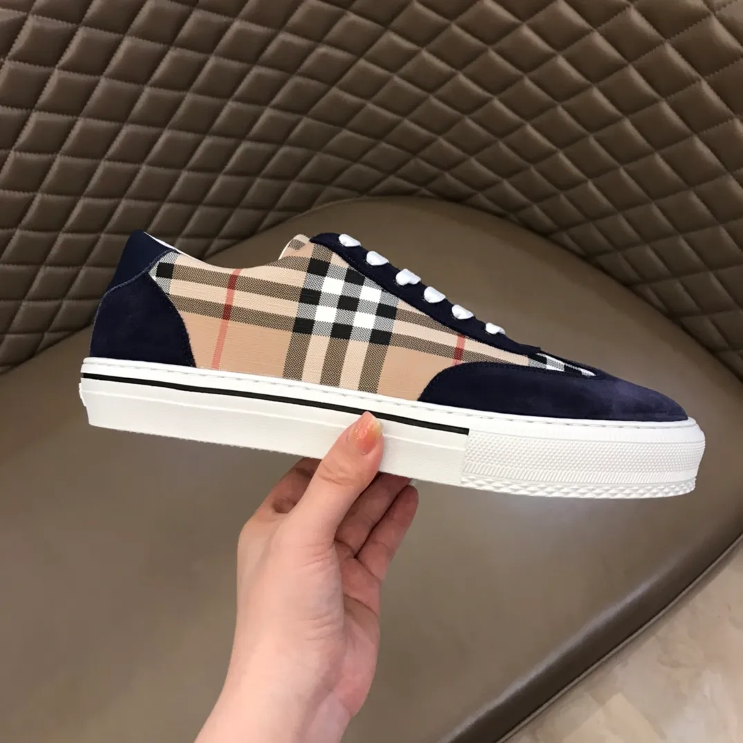 p360 "Burberr*" new men's classic low-top sneakers, reinterpreted with retro plaid cotton and cowhide materials, decorated with a new brand logo. First-layer sheepskin lining, embossed Burberry logo on the heel, original TPU outsole, size 38-44
